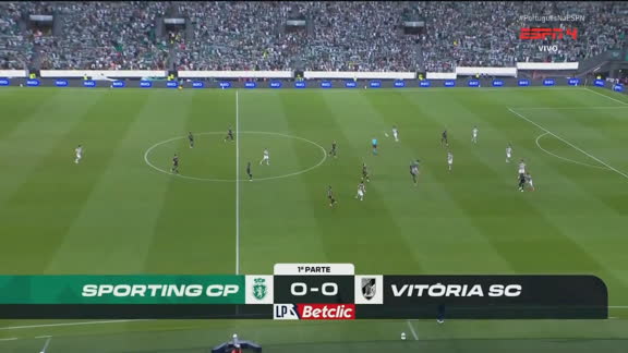 Torcida do Sporting Lisboa começa dando um show no início da partida contra o Vitória Guimarães pelo Campeonato Português