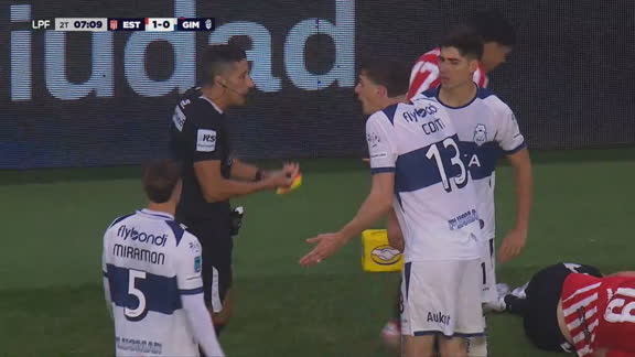 ¡Insólito! Conti vio dos amarillas en tres minutos y dejó a Gimnasia con dos menos