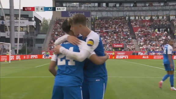 AZ puso el cuarto gol ante Utrecht con Ayoub Oufkir
