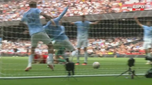 Arsenal, a centímetros de liquidar la Community Shield ante el City