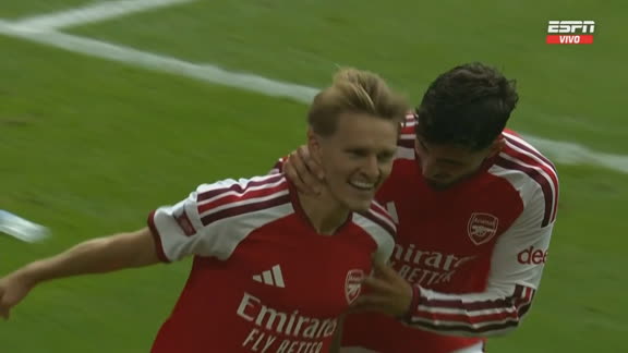Para poner en un cuadro: Odegaard y un golazo para sentenciar la Community Shield