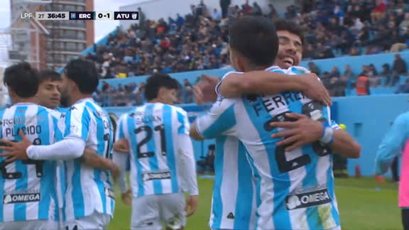 Clever Ferreira le dio de volea y sentenció el 1-0 para Atlético Tucumán