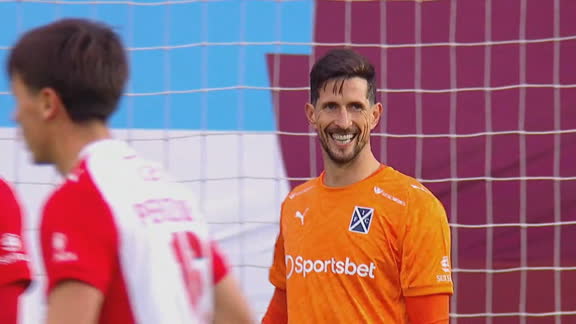 Entre Rey y el travesaño: Independiente se salvó en La Fortaleza