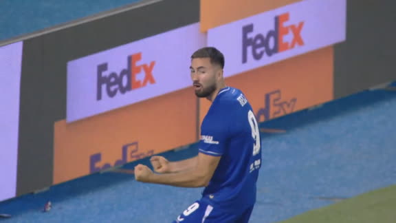 ¡Pechazo y gol de Beljo para el 1-0 del Dinamo Zagreb!