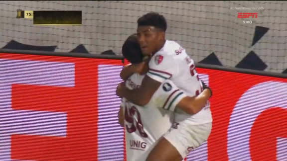 Gol do Fluminense! Serna recebe lindo passe de Hercules, bate no cantinho e faz 1 a 0 no Rivadavia