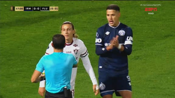 Fluminense com um a menos! Canobbio dá dura entrada em jogador do Rivadavia, recebe segundo amarelo e é expulso