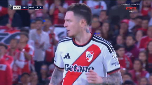 Lembra dele, palmeirense? Aníbal Moreno arrisca de muito longe pelo River Plate na Sul-Americana; VEJA