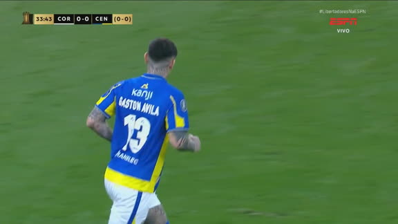 Pressão do Rosario Central! Gastón Ávila arrisca de fora da área e quase marca contra o Corinthians; VEJA