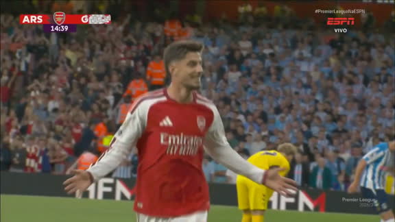 Gol do Arsenal! Havertz recebe de Calafiori e faz o primeiro do Arsenal na Premier League