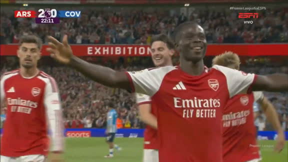Gol do Arsenal! Tzolis cruza, goleiro do Coventry dá rebote, e Saka não perdoa para fazer 2 a 0