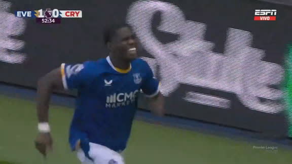 Ndiaye frotó la lampara y Barry anotó el 2-0 ante el Crystal Palace en la Premier