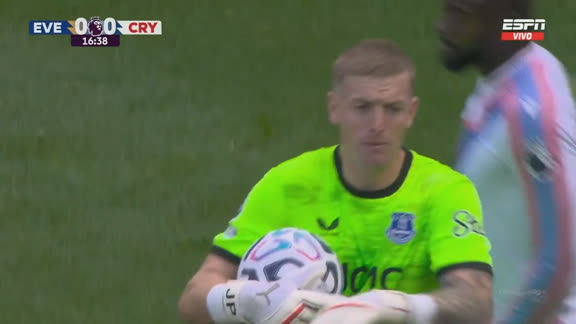 ¡Entre Pickford y el palo le negaron el gol al Crystal Palace en la Premier!