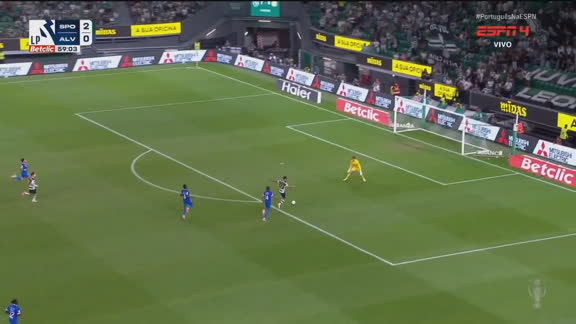 O terceiro do Sporting! Geny Catamo  faz ótima enfiada de bola para Luis Suárez, que dribla o goleiro e marca; VEJA