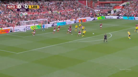 Xerife brasileiro na Premier League! Murillo salva e afasta perigo para o Nottingham Forest em estreia; VEJA