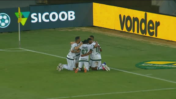Gol do Goiás! Jean Carlos recebe passe açucarado, dá toquinho e faz 1 a 0 contra o Cuiabá; VEJA