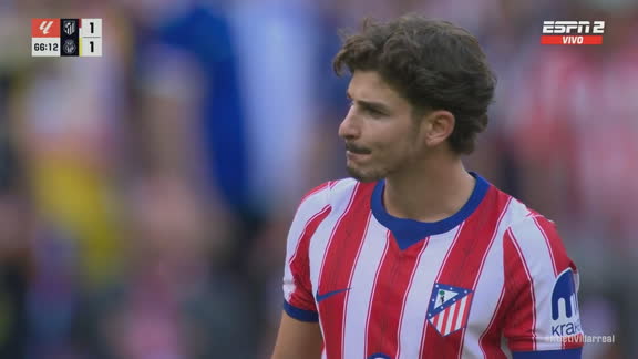 Julián Álvarez entró bajo una lluvia de silbidos ante Villarreal