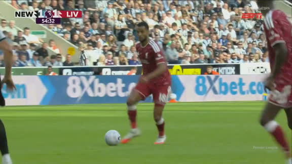 Golaço do Liverpool! Cody Gakpo solta petardo de fora da área muito bem colocado e empata contra o Newcastle