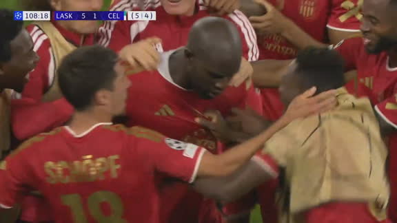 ¡Tremendo golazo de Adeniran para el 5-1 del LASK!