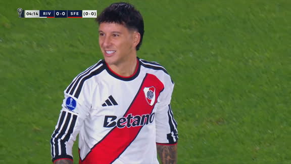 ¡Otra vez Driussi! Lo tuvo River contra Independiente Santa Fe
