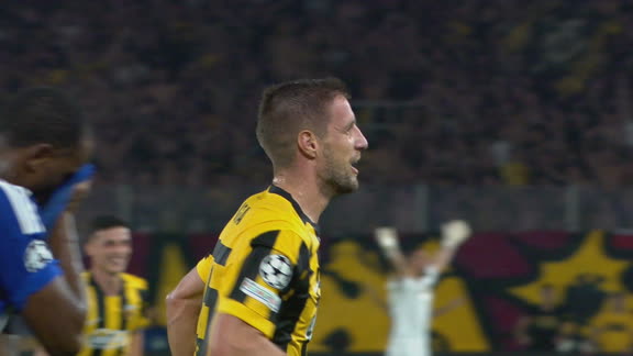 ¡Doblete de Barnabás Varga en el AEK Athens!