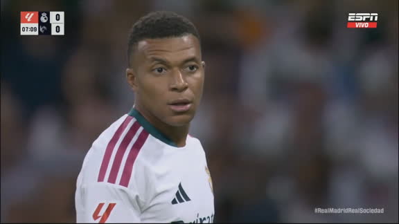 Mbappé, cerca de abrir el marcador ante la Real Sociedad