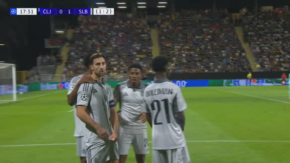Control y definición top de Sporar para el 1-0 del Slovan Bratislava