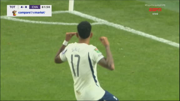 Golaço do Tottenham! Sávio limpa a marcação, bate cruzado e marca em estreia contra o Charlton; VEJA