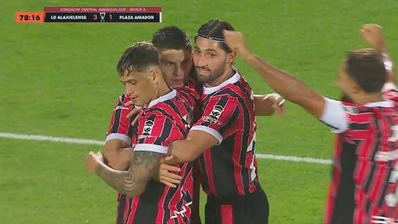 ¡GOOOL DE ALAJUELENSE! Ronaldo Cisneros sobre la línea anota el 3 a 1 ante Plaza Amador al 79'
