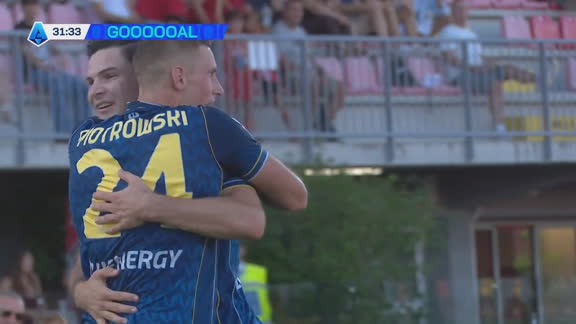 Piotrowski aprovechó una carambola en el área y sentenció el 1-0 para Udinese