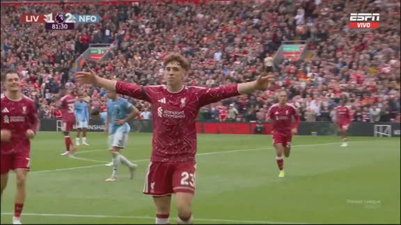 ¡Qué golazo! Brillante pase de Wirtz para que Muñoz ponga el 2-2 para Liverpool