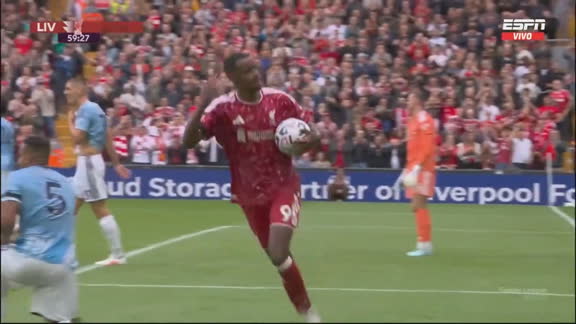 ¡Apareció Isak y lo empató Liverpool!
