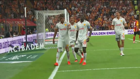 Goztepe abre o placar contra o Galatasaray pelo Campeonato Turco; VEJA