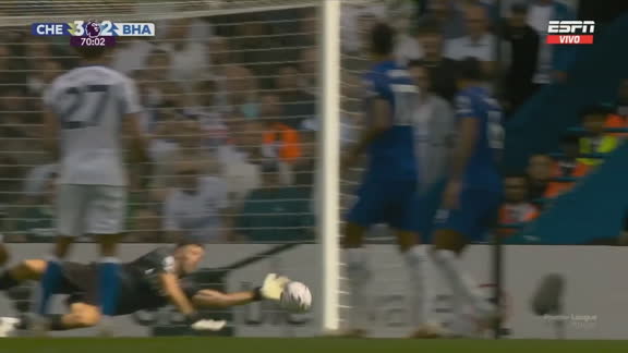 Sigue el show del Dibu: Martínez evitó el empate del Brighton