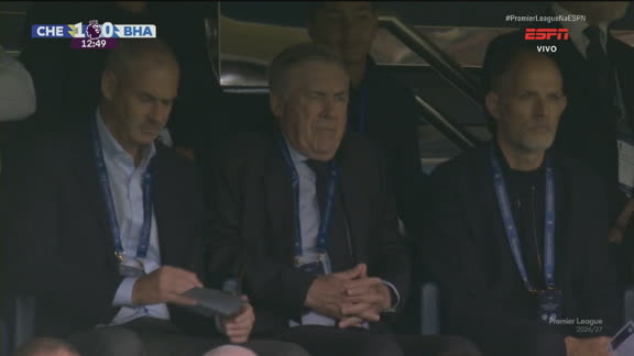 Mister na área! Ancelotti acompanha jogo do Chelsea na Premier League ao lado de Tuchel; VEJA