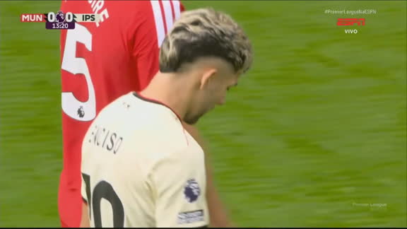 Sequência insana na Premier League! Ipswich emenda contra-ataque absurdo, mas para em goleiro do Manchester United; VEJA