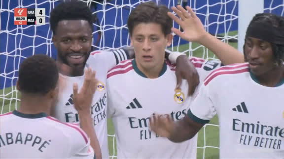 ¡Arda Güler empuja el balón al fondo de la red tras una genial jugada individual de Vini Jr. y completa la goleada del Real Madrid!