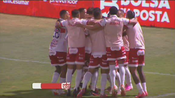 Gol do CRB! Daniel Sampaio pega sobra e faz 2 x 1 contra o Criciúma; VEJA
