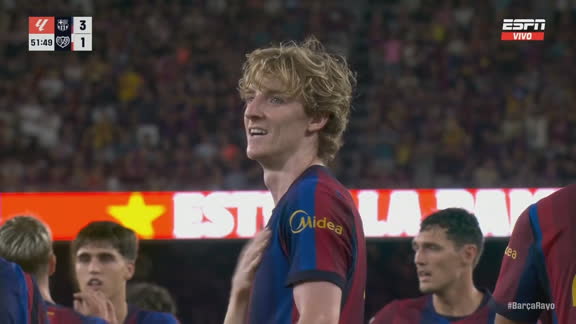 Gordon la armó y Lejeune se marcó en contra ante Barcelona
