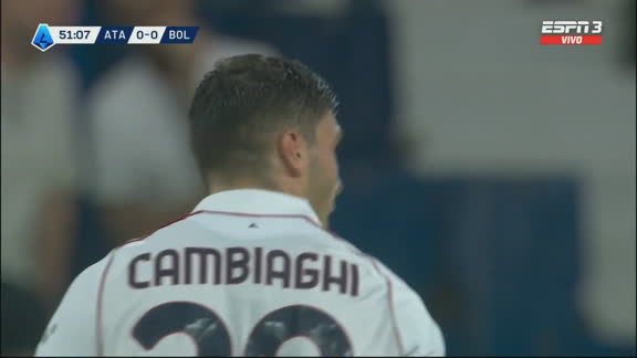 ¡Tremendo derechazo de Cambiaghi en el palo! Bolonia cerca del gol frente a Atalanta