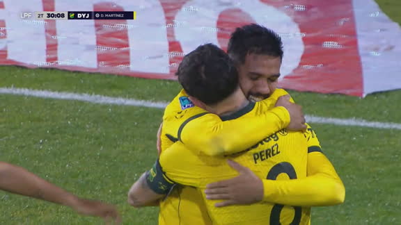 ¡Tiro libre, pique y gol de David Martínez, la fórmula de Defensa para el 1-0!