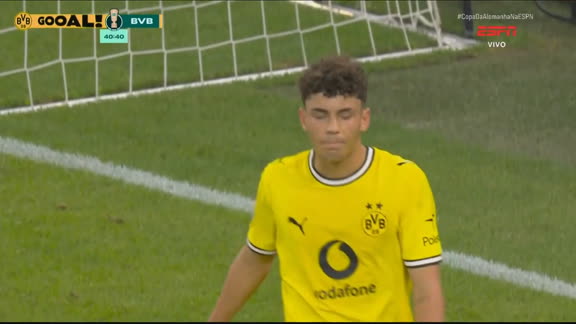 Gol ítalo-brasileiro na Copa da Alemanha! Samuele Inácio, filho do ex-jogador Piá, anota o terceiro do Borussia contra o HEBC Hamburg