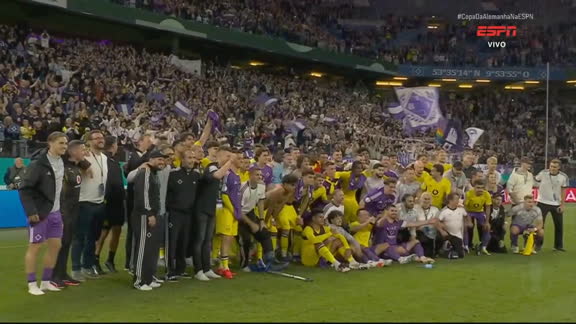Emocionante! HEBC Hamburg, time semi-profissional, se despede da Copa da Alemanha e jogadores agradecem torcida; VEJA