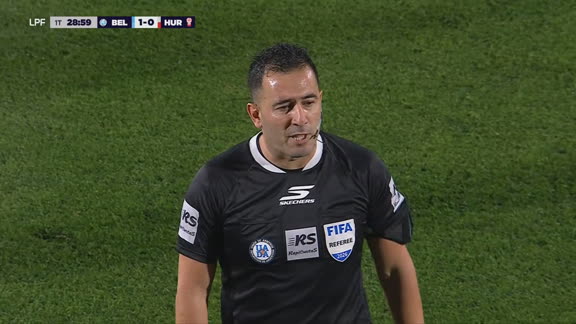 ¡No vale! El VAR llamó y Lobo Medina anuló el gol de Belgrano