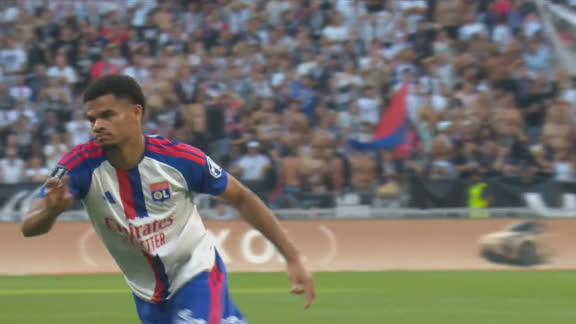 Athekame selló una gran jugada con un golazo para Lyon