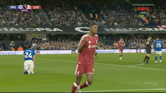 Gol do Liverpool! Replay? Isak recebe passe de trivela de Gakpo para fazer 2 a 0