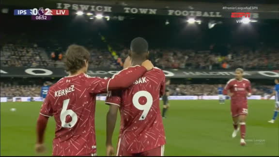 Isak marca duas vezes com duas assistências de Gakpo; VEJA os gols