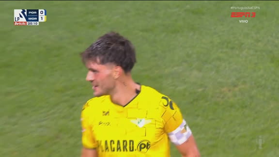 GOLAÇO do Moreirense! Em contra-ataque de manual, João Veloso abre o placar contra o Porto; VEJA