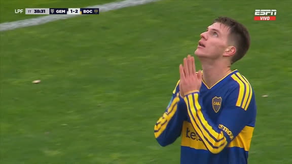 ¡Taco con caño incluido de Velasco y toque al gol de Zenón para el 2 a 1!
