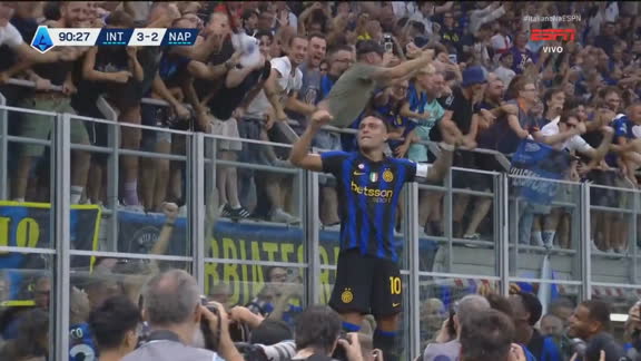 LAUTARO MARTÍNEZ HERÓICO! VEJA os dois gols do ídolo da Inter de Milão na virada contra o Napoli