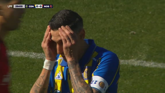 Él también falla a veces: Di María no fue preciso y Newell's se salvó en el clásico
